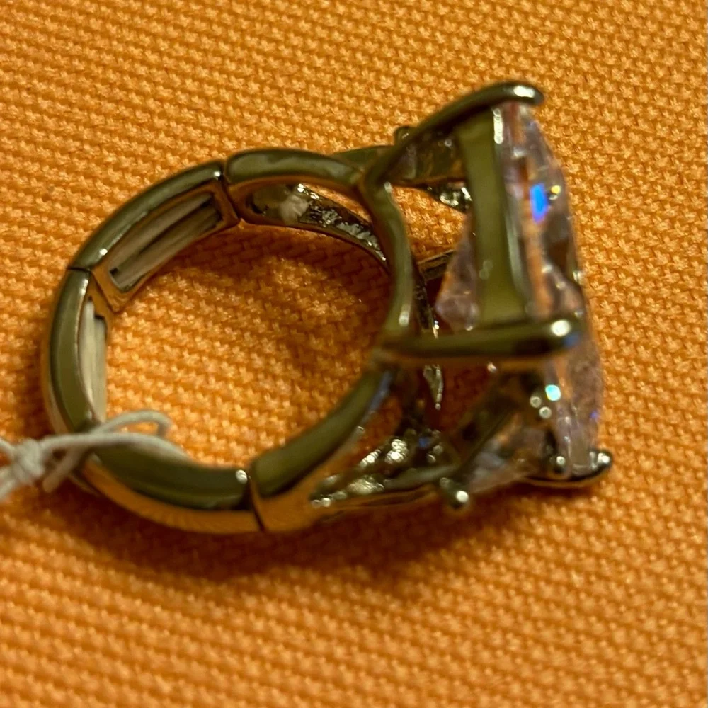 Elegant Silver Women's Ring